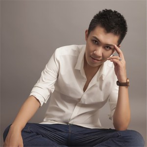 纲手裸乳被爆❌白浆向上
